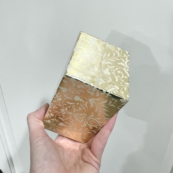 NIP Victoria’s Secret Classics by Request 5 Volume Cassette Tapes - Picture 3 of 6